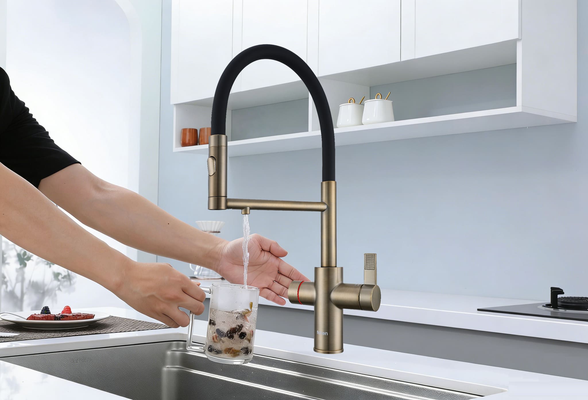 4-in-1 Fohen Flux Touch - Patinated Brass